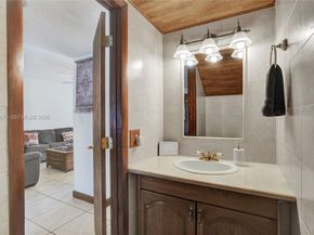 16465 NE 26th Ave 18, North Miami Beach FL 33160