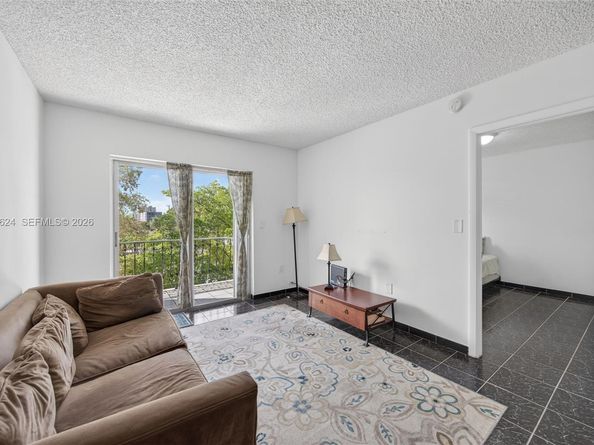 3181 SW 13th St 416, Miami FL 33145