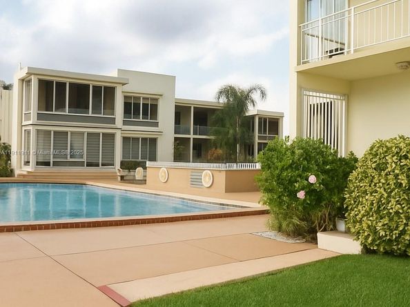 910 Bay Dr 29, Miami Beach FL 33141