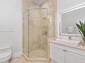 808 Brickell Key Dr 3901, Miami FL 33131