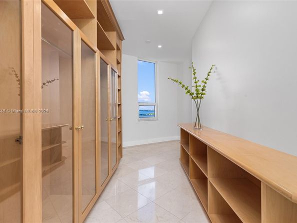 808 Brickell Key Dr 3901, Miami FL 33131