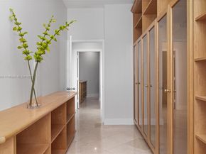 808 Brickell Key Dr 3901, Miami FL 33131