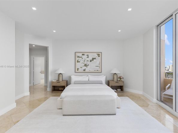 808 Brickell Key Dr 3901, Miami FL 33131