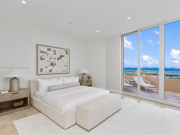 808 Brickell Key Dr 3901, Miami FL 33131