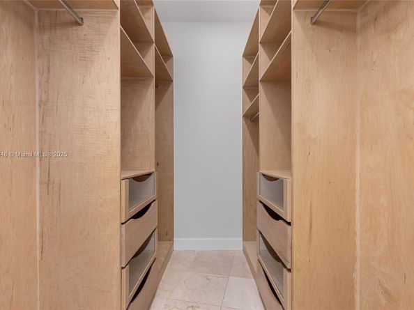 808 Brickell Key Dr 3901, Miami FL 33131