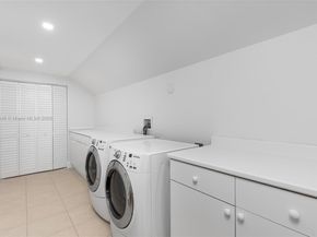 808 Brickell Key Dr 3901, Miami FL 33131