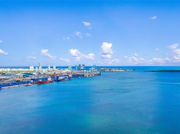 808 Brickell Key Dr 3901, Miami FL 33131