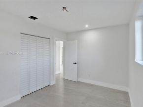 10100 SW 38th Ter, Miami FL 33165