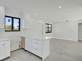 10100 SW 38th Ter, Miami FL 33165