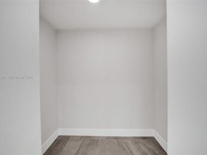 10100 SW 38th Ter, Miami FL 33165