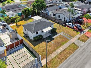 10100 SW 38th Ter, Miami FL 33165