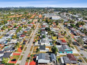 10100 SW 38th Ter, Miami FL 33165