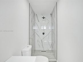 10100 SW 38th Ter, Miami FL 33165