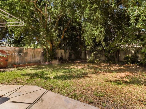 5900 NE 5th Ave, Miami FL 33137