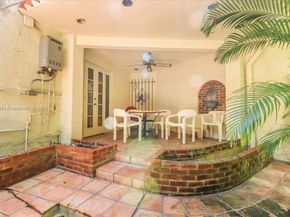 5900 NE 5th Ave, Miami FL 33137