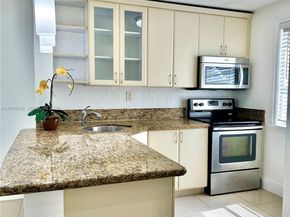 17255 SW 95th Ave 101, Palmetto Bay FL 33157