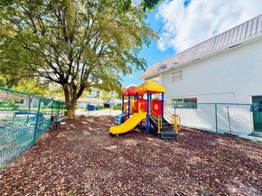 17255 SW 95th Ave 101, Palmetto Bay FL 33157