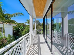 2710 S Le Jeune Rd, Coral Gables FL 33134