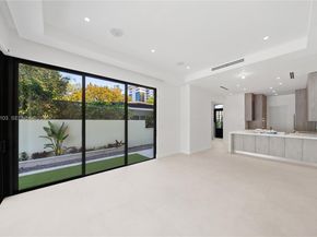 2710 S Le Jeune Rd, Coral Gables FL 33134