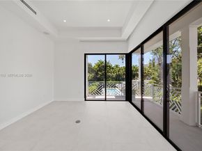 2710 S Le Jeune Rd, Coral Gables FL 33134