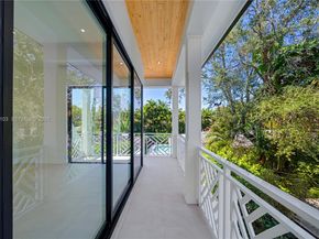 2710 S Le Jeune Rd, Coral Gables FL 33134