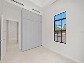 2710 S Le Jeune Rd, Coral Gables FL 33134