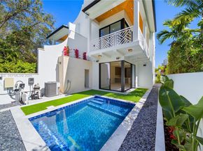 2710 S Le Jeune Rd, Coral Gables FL 33134