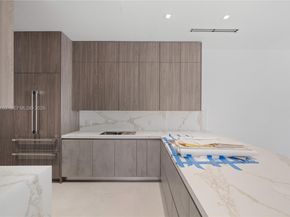 2710 S Le Jeune Rd, Coral Gables FL 33134