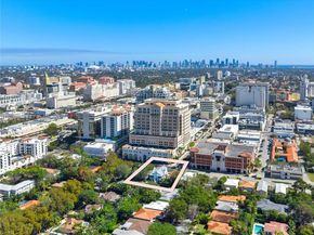 2710 S Le Jeune Rd, Coral Gables FL 33134