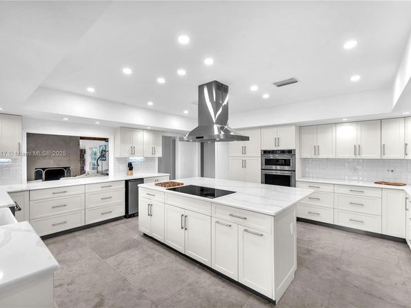 4440 NE 23rd Ave, Lighthouse Point FL 33064