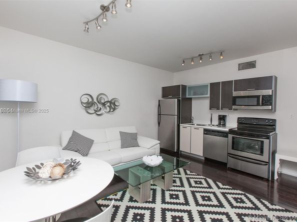 611 11th St 104, Miami Beach FL 33139