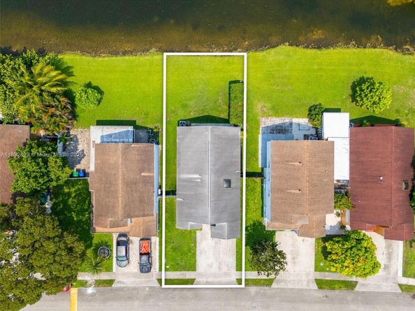 9917 W Elm Ln, Miramar FL 33025