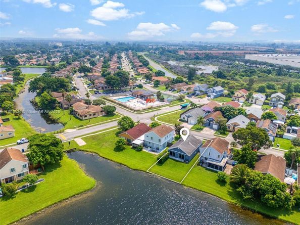 9917 W Elm Ln, Miramar FL 33025