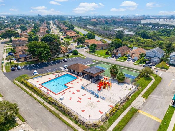 9917 W Elm Ln, Miramar FL 33025