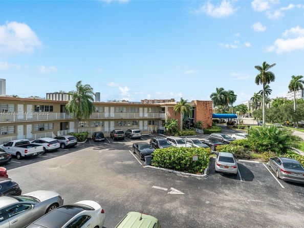 Undisclosed Address #A11857546, Hallandale Beach FL 33009