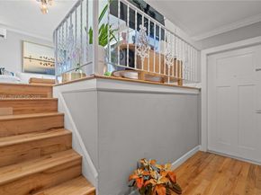 1016 NE 4th Ct, Hallandale Beach FL 33009