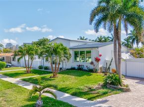 1016 NE 4th Ct, Hallandale Beach FL 33009