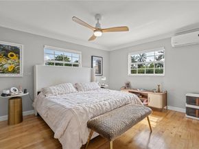 1016 NE 4th Ct, Hallandale Beach FL 33009