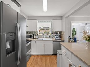 1016 NE 4th Ct, Hallandale Beach FL 33009