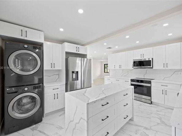 3850 NW 188th St, Miami Gardens FL 33055