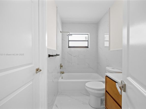 3850 NW 188th St, Miami Gardens FL 33055