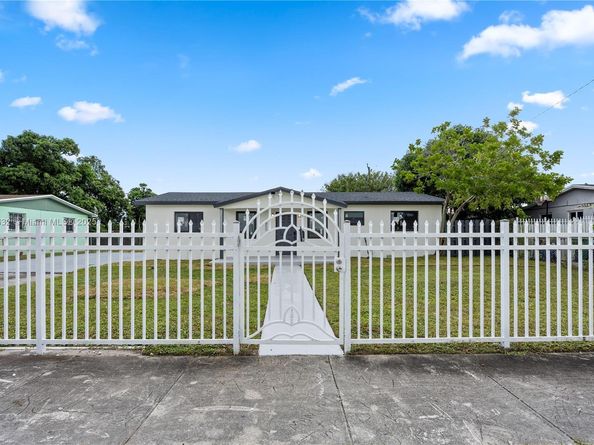 3850 NW 188th St, Miami Gardens FL 33055