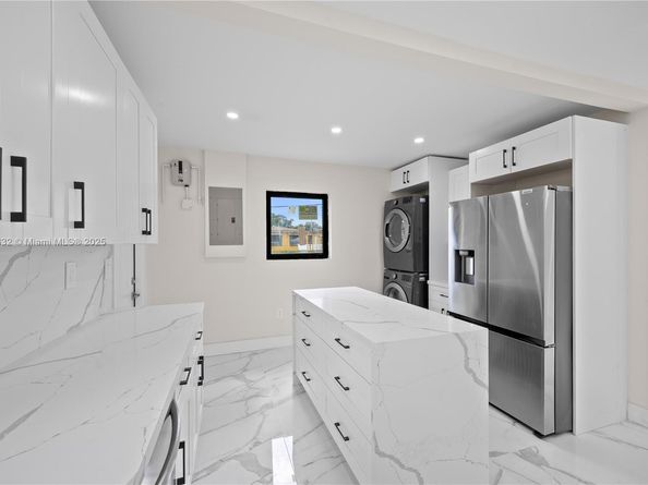 3850 NW 188th St, Miami Gardens FL 33055