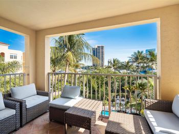 19801 E Country Club Dr