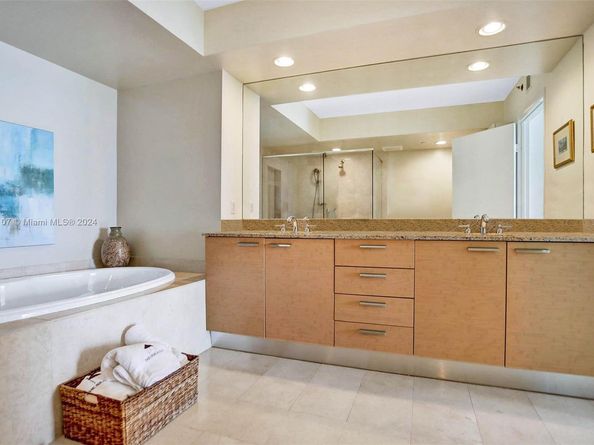 1850 S Ocean Dr 3301, Hallandale Beach FL 33009