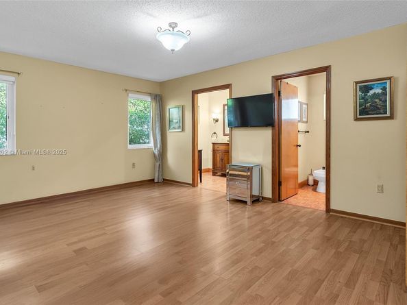 11472 SW 28th Ter, Miami FL 33165