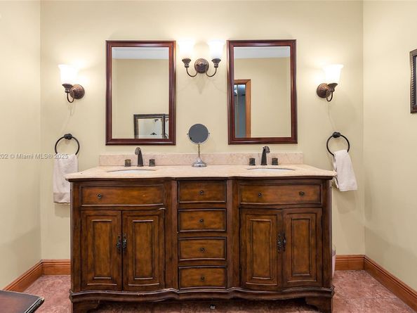 11472 SW 28th Ter, Miami FL 33165