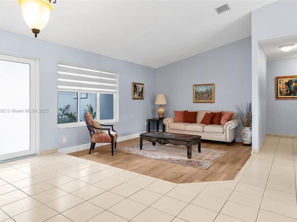 11472 SW 28th Ter, Miami FL 33165