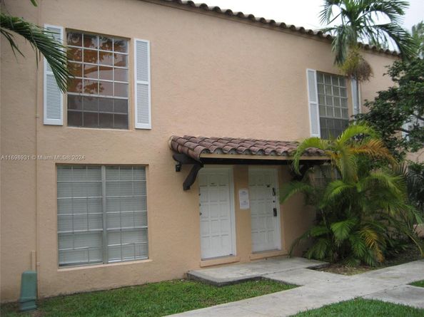 10806 N Kendall Dr P26, Miami FL 33176