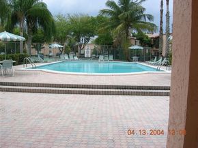10806 N Kendall Dr P26, Miami FL 33176